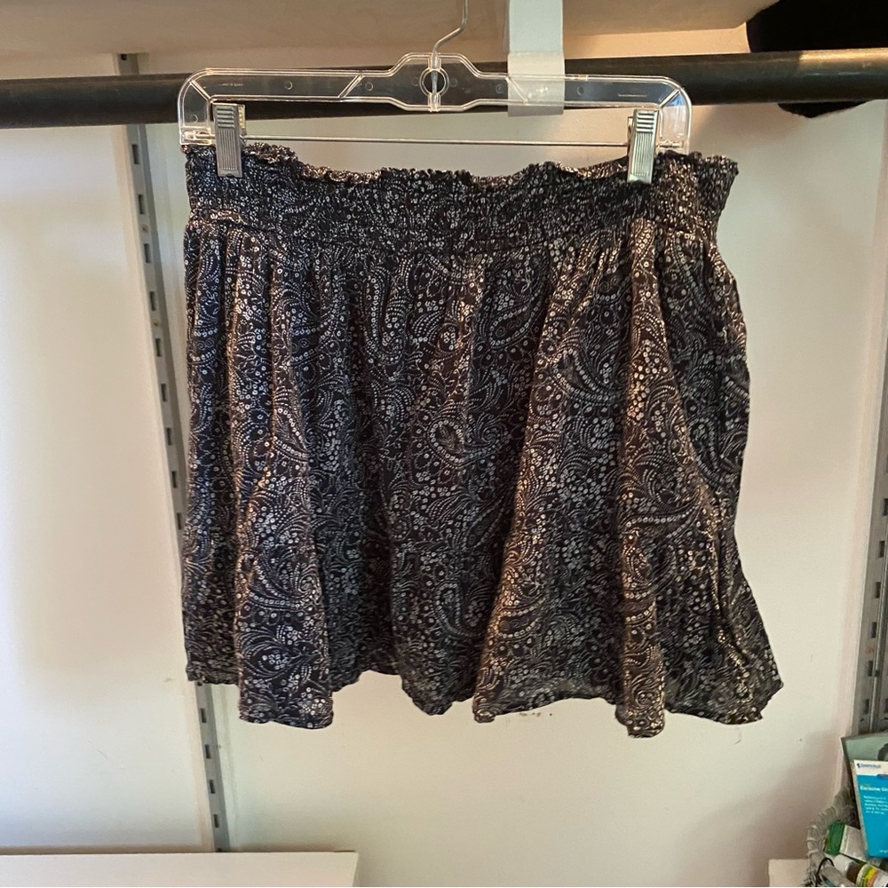 Black skirt with white designs